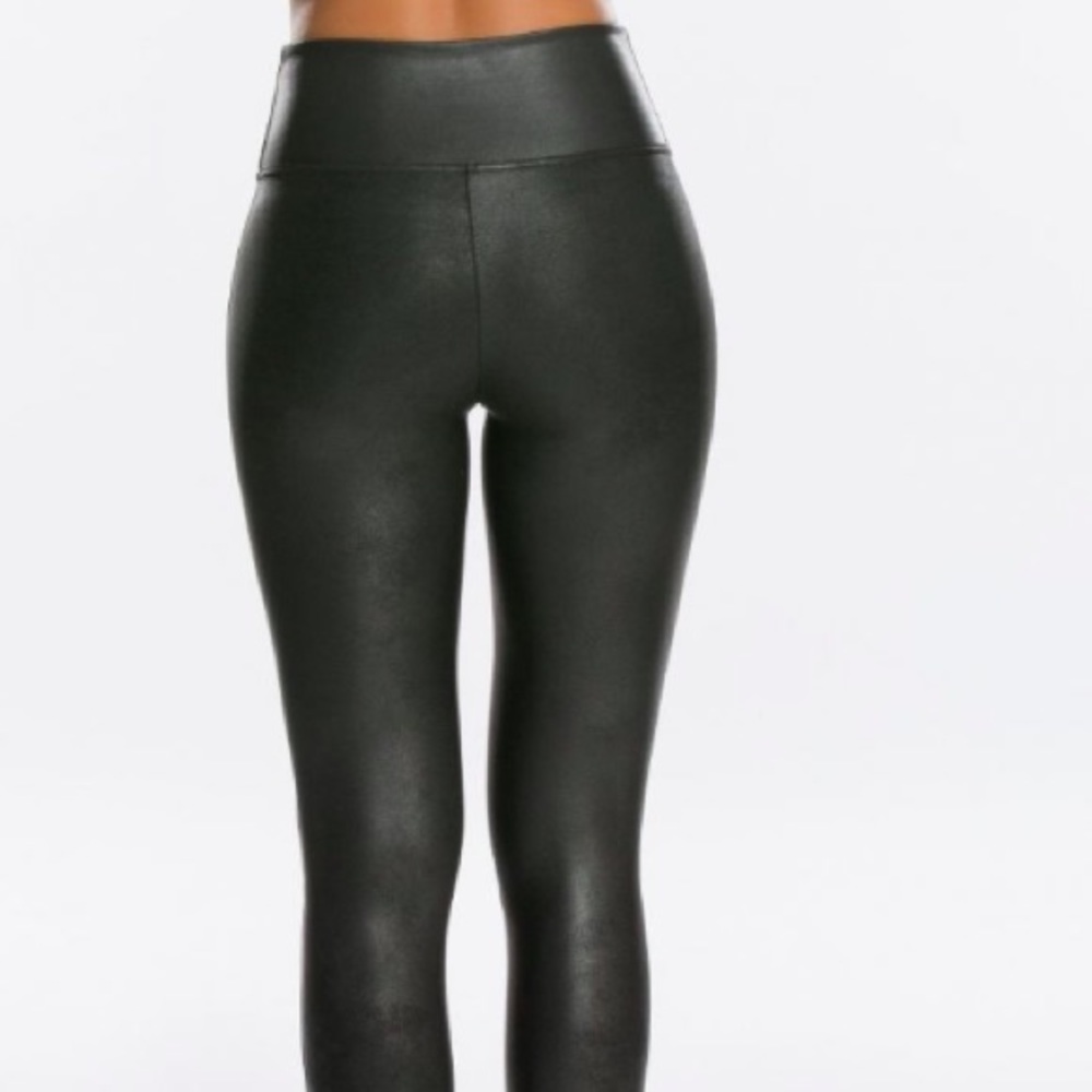 BRAND NEW NEVER WORN spanx leather leggings🤍